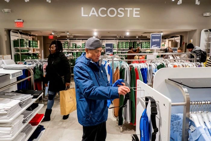 U.S. Retail Sales Rise By 3.1% During Holiday Season