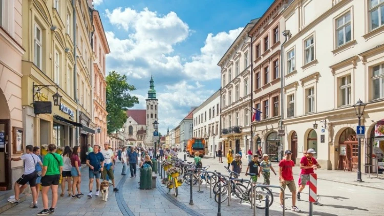 Poland Sees Strongest Retail Sales Growth in 16 Months